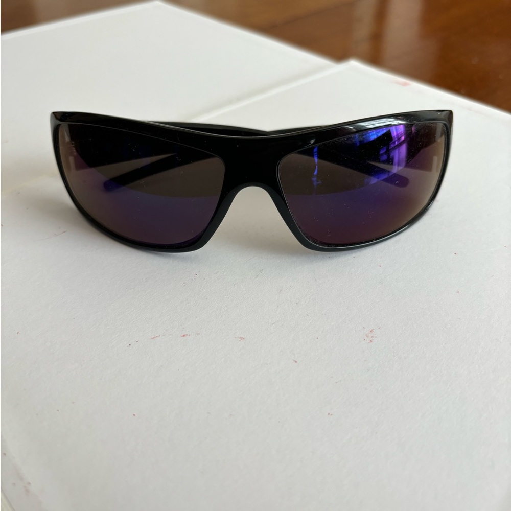 Black Sunglasses - Picture 3 of 5